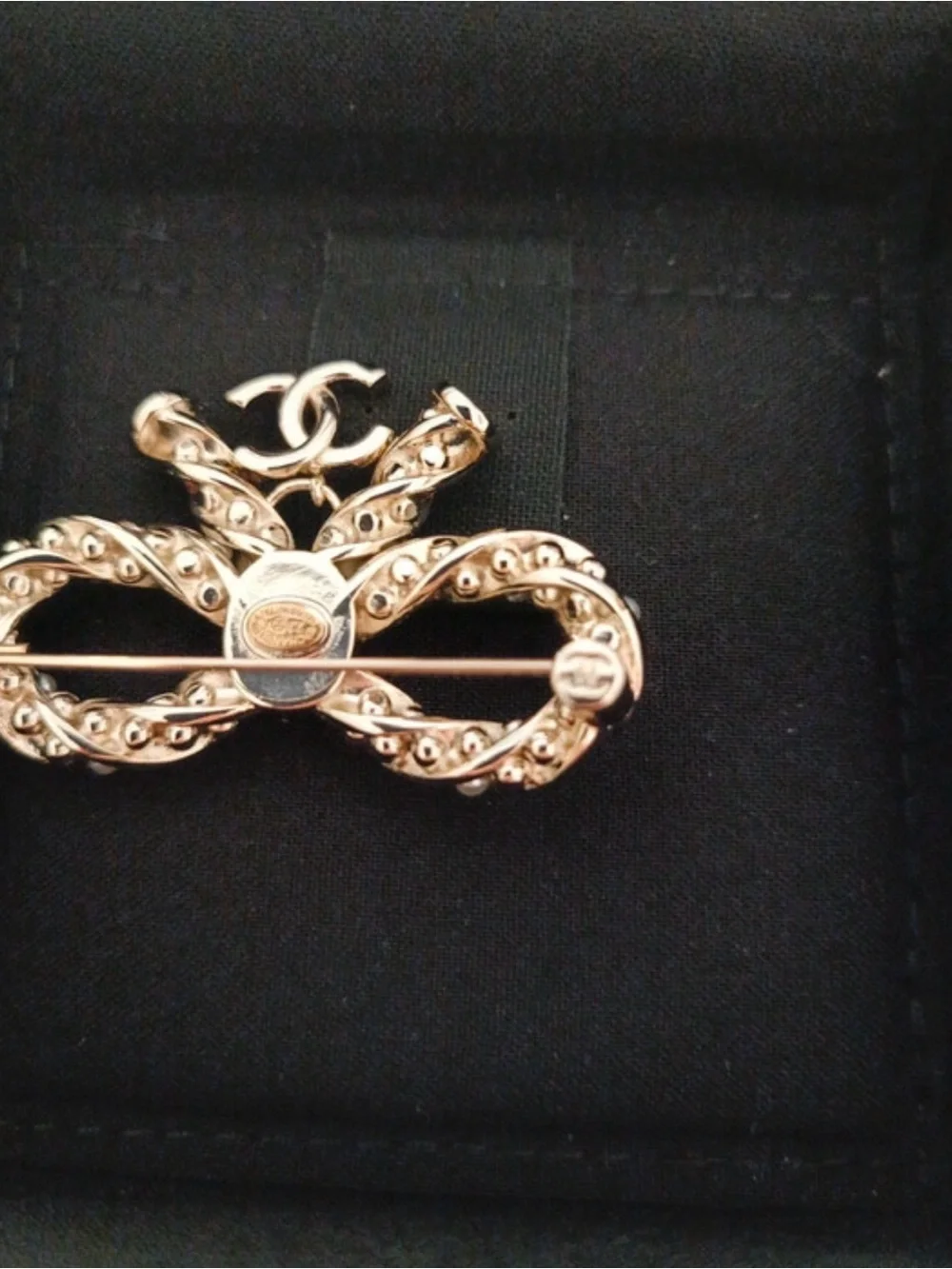 CHANEL Gold-Tone Bow Brooch with Pink Crystal and Pearls - NWOT - with box